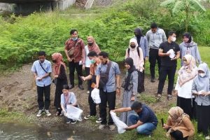 DKP Kulon Progo melepasliarkan ikan di Sungai Serang