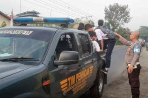 Polisi Majalengka angkut pelajar-masyarakat imbas sopir angkot mogok