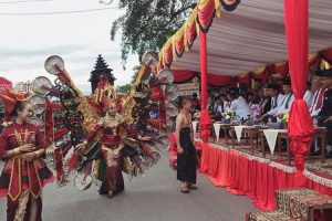 Thousands watch closing of cultural event Rang Solok Baralek Gadang