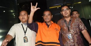 Simpang Siur Tasdi Menjadi Staf Risma