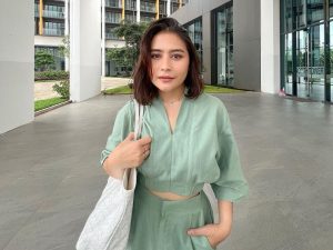 Prilly Latuconsina Pernah Tonton Konser Coldplay di Singapura dan Sempat Dikritik Netizen