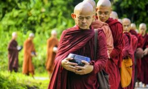 Memperingati waisak di Borobudur Puluhan Biksu tiba dengan Selamat