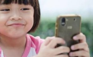 Tips Mengalihkan Perhatian Anak Agar Tidak Kecanduan Gadget