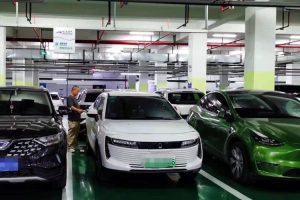 Kepemilikan mobil listrik pesat, China kenalkan “charger” bergerak