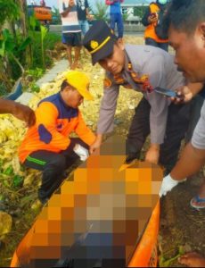 Sosok Mayat Mengapung di Aliran Sungai Silugonggo, Polsek Pati Evakuasi Dibantu Warga