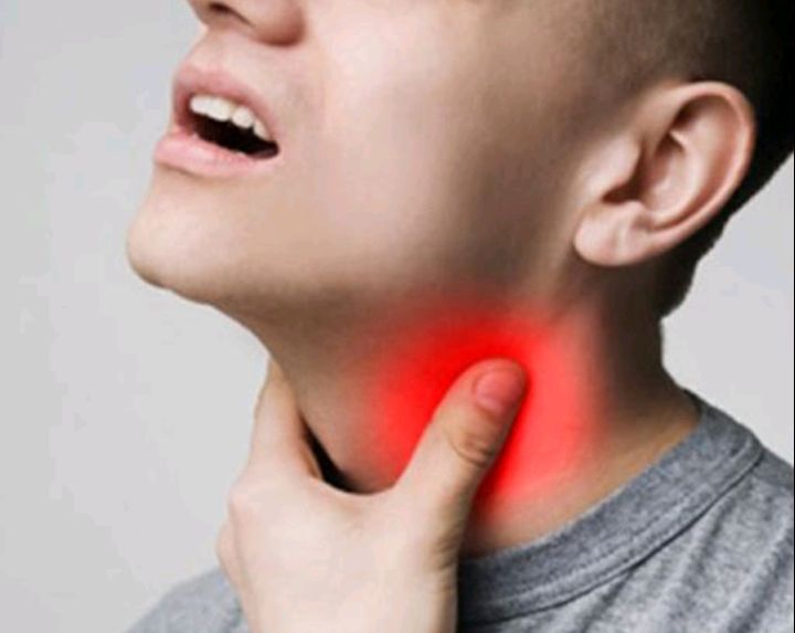 7 Penyebab Tenggorokan Terasa Sakit dan Tak Nyaman