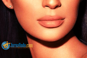 Tips Memilih Lipstik yang Tepat untuk Kulit Sawo Matang