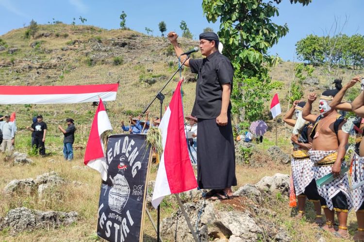 Upacara Rakyat Jaringan Masyarakat Peduli Pegunungan Kendeng 2022