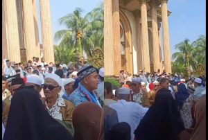 Video Viral Sultan Bekasi Berangkatkan 2 RT Umrah Gratis