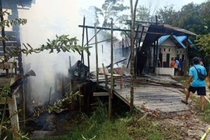 Dua Rumah di Kuala Kurun Terbakar Diduga Dari Kompor Gas