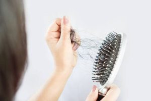 Ibu-Ibu Harus Tahu, Cara Mengatasi Rambut Rontok Ketika Menyusui