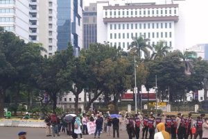 Hujan Gerimis, Demo Mahasiswa di Monas Bubar