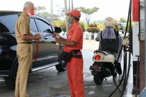 Gubernur Jateng Ganjar Pranowo Datangi SPBU Pastikan Stok BBM Terkendali