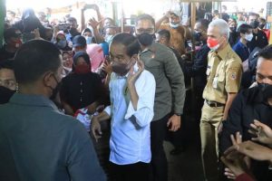 Duduk Semobil, Presiden Jokowi Sampaikan Pesan Khusus Kepada Ganjar