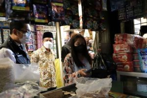 Bupati Bandung Dadang Supriatna Harap Pasar Rakyat Bisa Bersaing Dengan Pasar Modern