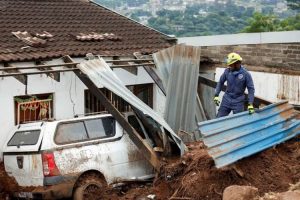 KwaZulu-Natal Dilanda Banjir, Ribuan Tentara Afsel Dikerahkan