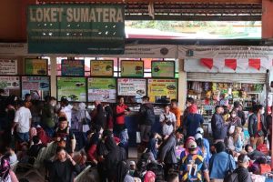 Terminal Kampung Rambutan Minta Siapkan Bus Cadangan Urai Penumpukan Penumpang