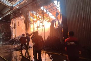 Polisi Usut Penyebab Kebakaran Pabrik Pengolahan Kayu di Purbalingga