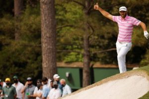 Demi LIV Invitational Series, Dustin Johnson Mundur Dari PGA Tour