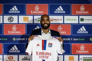 Lacazette Teken Kontrak Hingga 2025 dan Pulang Ke Lyon