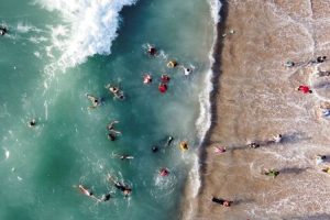 Warga Gaza Kini Nikmati Lagi Laut Bersih Setelah Sekian Lama
