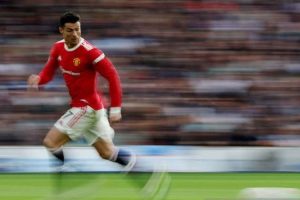 Diperkirakan Cristiano Ronaldo Akan Tetap Bertahan Di Manchester United