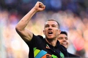 Tawaran Dari Juventus Dikabarkan Ditolak Edin Dzeko