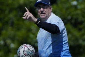 Robert Alberts: Kemenangan Laga Perdana Penting Bagi Persib