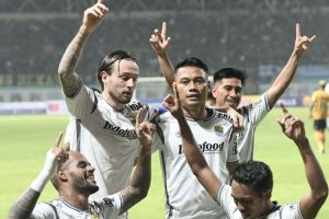 Kejar Ketertinggalan, Kapten Persib Sebut Mental Tim Bagus