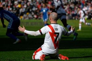 Laga Penuh Emosi, Rayo Bungkam Espanyol 2-0