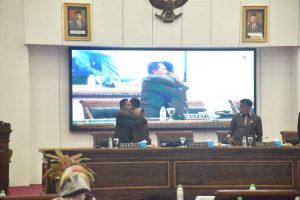 Bupati Lumajang sayayangkan mundurnya Ketua DPRD