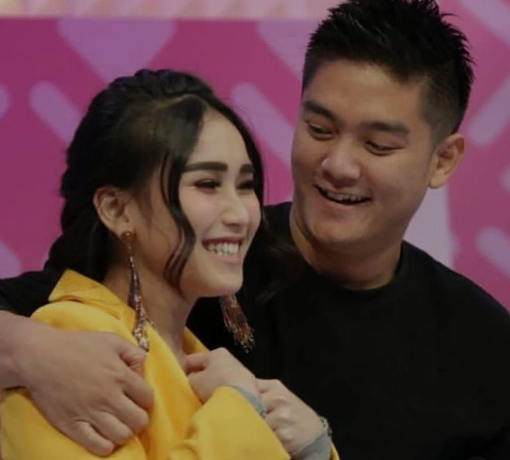 Ayu Ting Ting Tegaskan Soal Status Hubungannya dengan Boy William