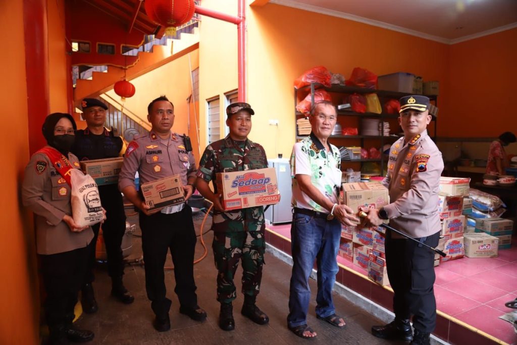 Wujud Kepedulian dan Empati Terhadap Korban Banjir, Polresta Pati dan Kodim 0718 Pati Dirikan Dapur Umum SIner