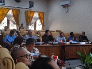 Ajukan 3 Tuntutan, Ratusan Kepala Desa Geruduk Kantor DPRD Pati.