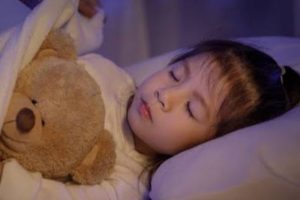 Manfaat Membiarkan Anak Tidur Sendiri, Mulai dari Membangun Kemandirian hingga Memperbaiki Kualitas Tidur Anak
