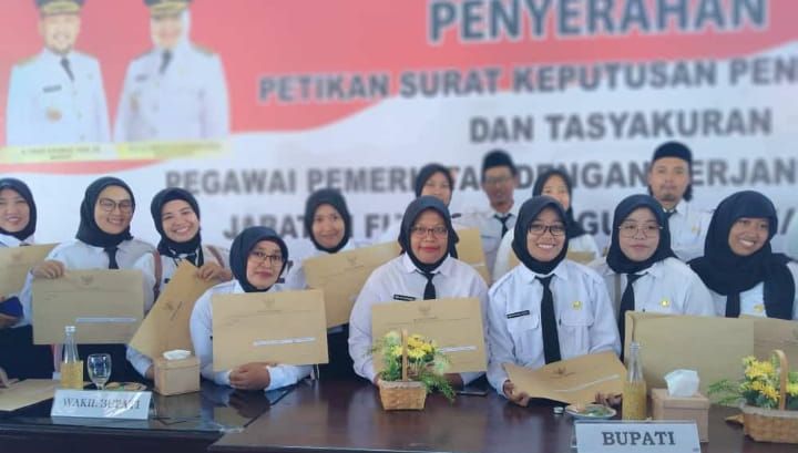 Penyerahan Petikan SK Pengangkatan Pegawai Pemerintah Gresik Berjalan Lancar