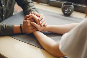 Tips Agar Mengungkapkan Perasaan Tidak Terkesan Gombal