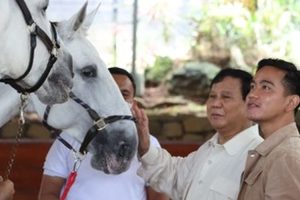 Prabowo Ajari Gibran Berkuda