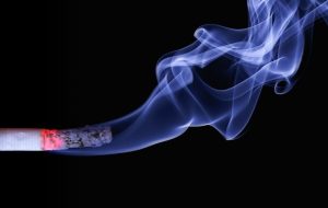 Benarkah Merokok Dapat Membatalkan Puasa? Berikut Pembahasannya