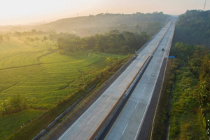 Tips Aman Berkendara di Jalan Tol