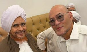Deddy Corbuzier Bisa Bertemu Langsung dan Cium Tangan Habib Umar bin Hafidz Buat Netizen Iri