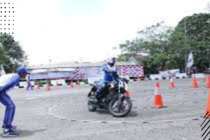 Beberapa Cara Belajar Motor, Usahakan Anda Cukup Umur