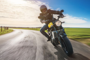 Tips Aman Berkendara Sepeda Motor