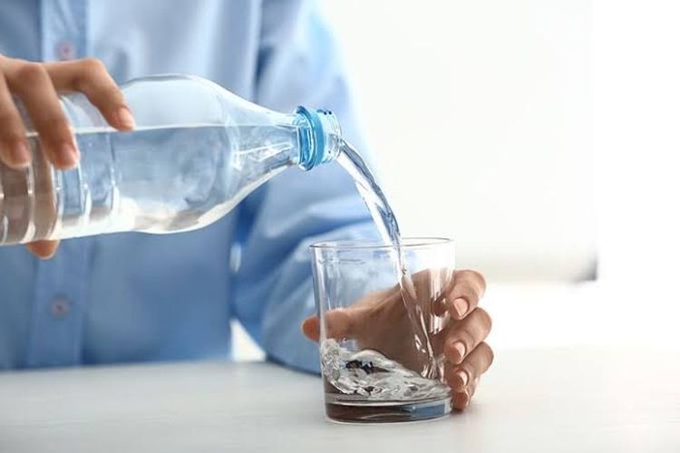 Tips Aman Konsumsi Air Minum Dalam Kemasan