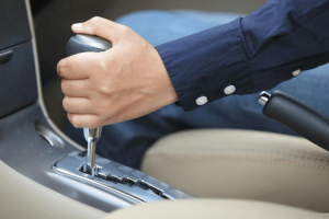Cara Mengemudi Mobil Matic yang Benar Bagi Pemula