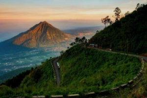 Rekomendasi Gunung yang Cocok untuk Pemula di Jawa Tengah
