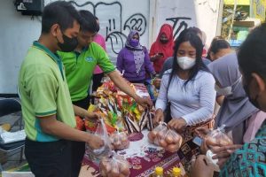 Operasi pasar digelar tiap hari di Surabaya guna stabilkan harga telur