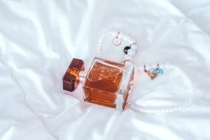 5 Rekomendasi Parfum yang Wangi Tahan Lama dan Berkualitas