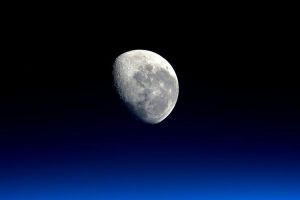 NASA Tunjuk 3 Perusahaan Ini untuk Desain Reaktor Nuklir di Bulan