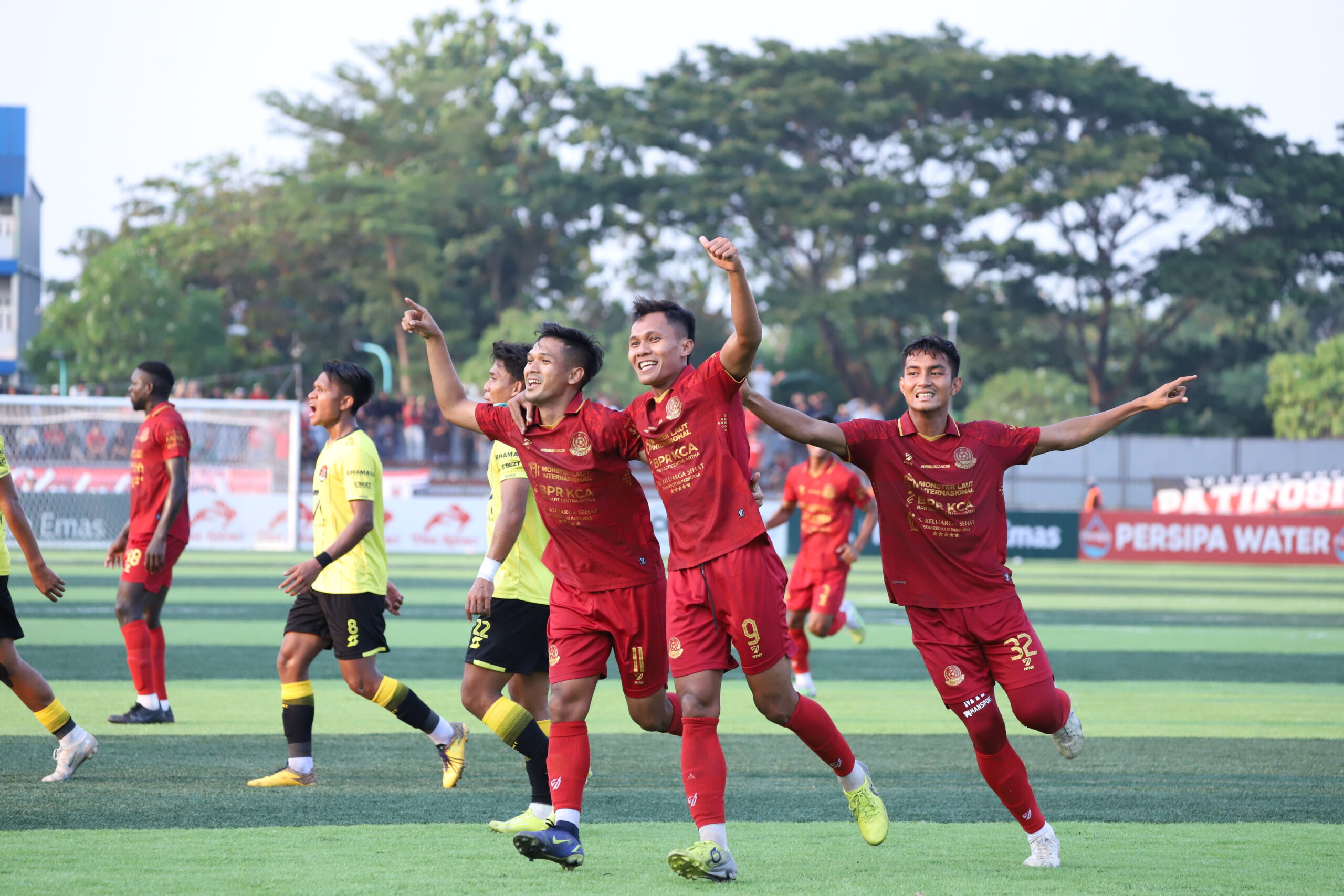 Posisi Persipa Pati melesat di Klasemen Liga 2 2023 grup 3 usai meraih kemenangan atas Persekat Tegal, Senin (02/10/2023), Hasil Persipa vs Persekat berkesudahan dengan skor 3-0 dalam laga lanjutan Liga 2 2023 pekan 4.